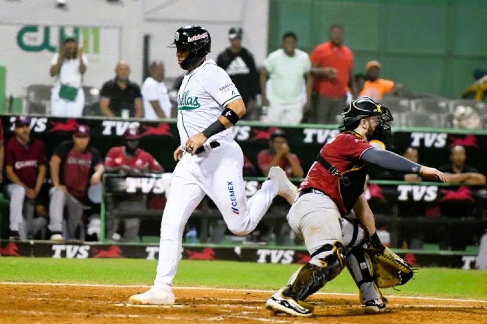 Gigantes se niegan a salir de la lucha por avanzar a la final; vencen 4-1 a Estrellas