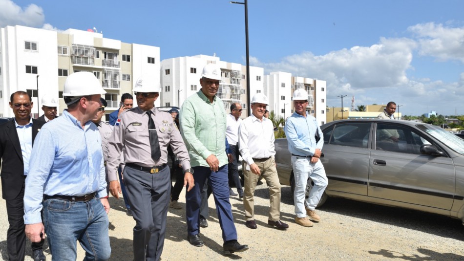 Gobierno entregar&aacute; en marzo 128 apartamentos Familia Feliz a miembros de la PN