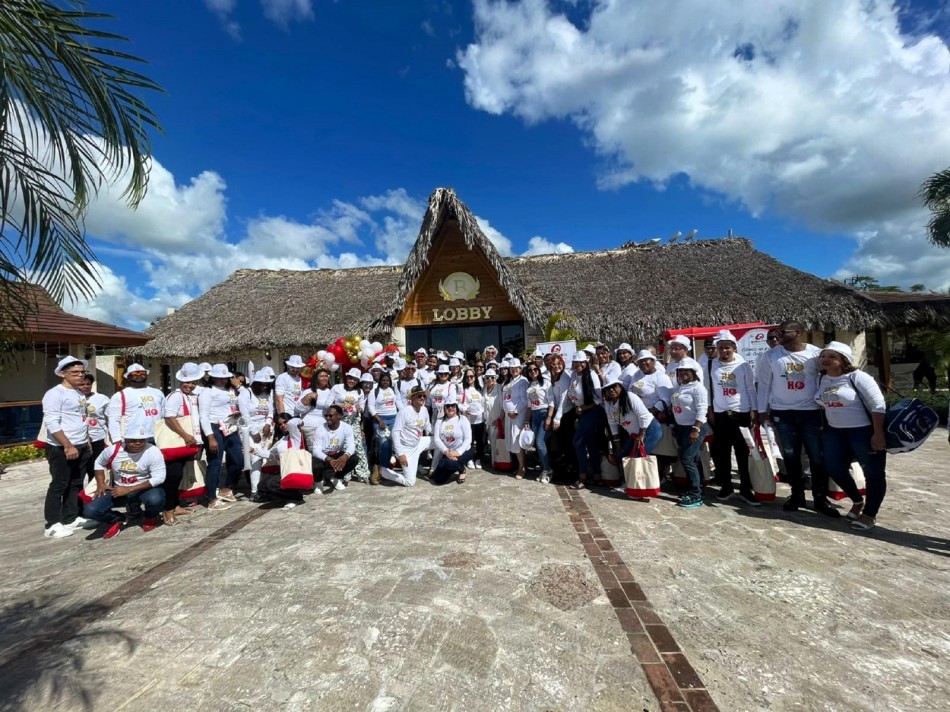 Grabo Estilo celebra encuentro navide&ntilde;o y reconoce a sus colaboradores con pasad&iacute;a en hotel 