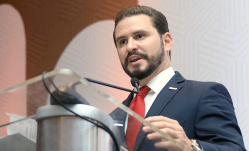 Poca participaci&oacute;n de j&oacute;venes en pol&iacute;tica es por trabas de partidos
