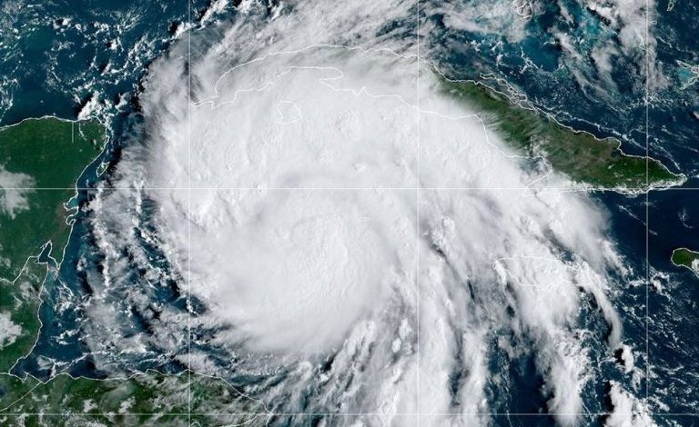 Con apagones, personas atrapadas y fuerte inundaci&oacute;n, as&iacute; dej&oacute; Ian a Florida