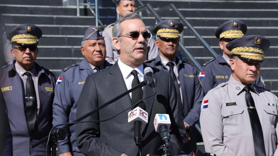 Abinader convoca a una reuni&oacute;n con los altos mandos policiales