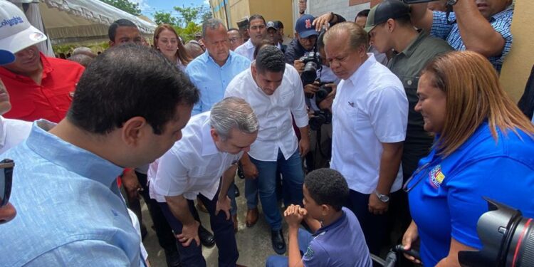 Abinader afirma que sagrado objetivo del Gobierno es mejorar las condiciones de vida de la gente