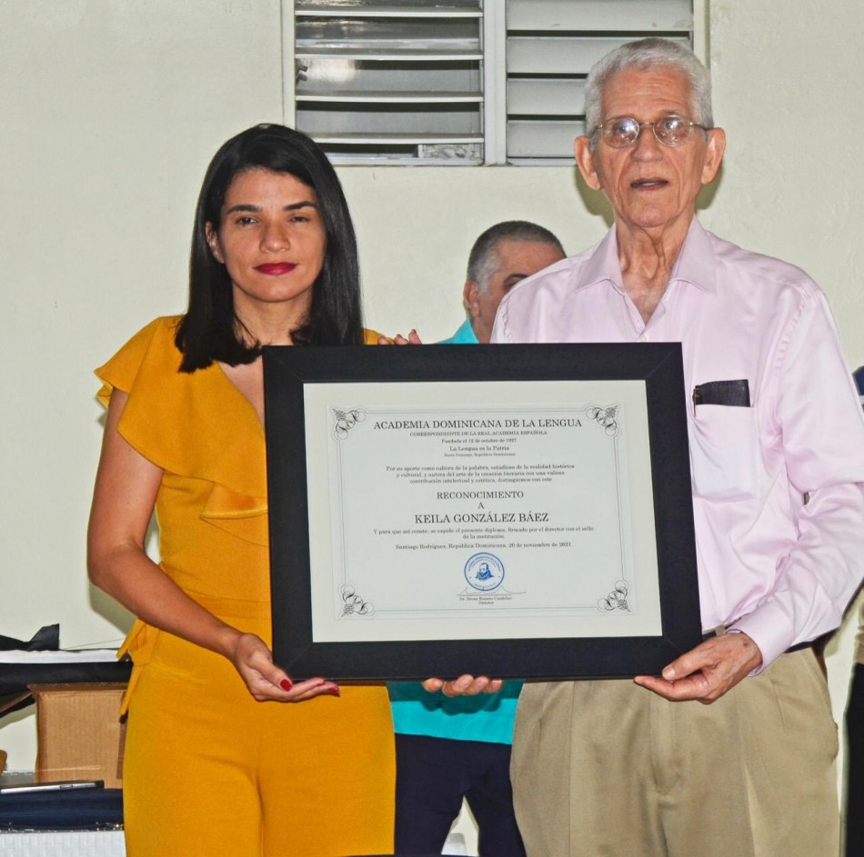 ADL ENTREGA RECONOCIMIENTOS A ESCRITORES SABANETEROS
