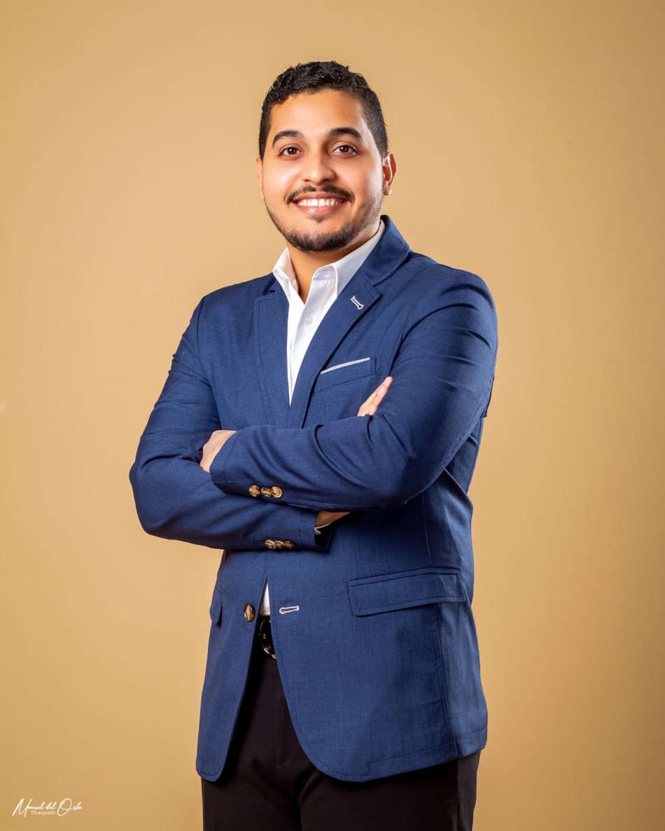 El pre candidato a la juventud municipal de santo domingo Este Derik baez torres por el toque de queda de todas las ma&ntilde;anas pol&iacute;ticas nuevas