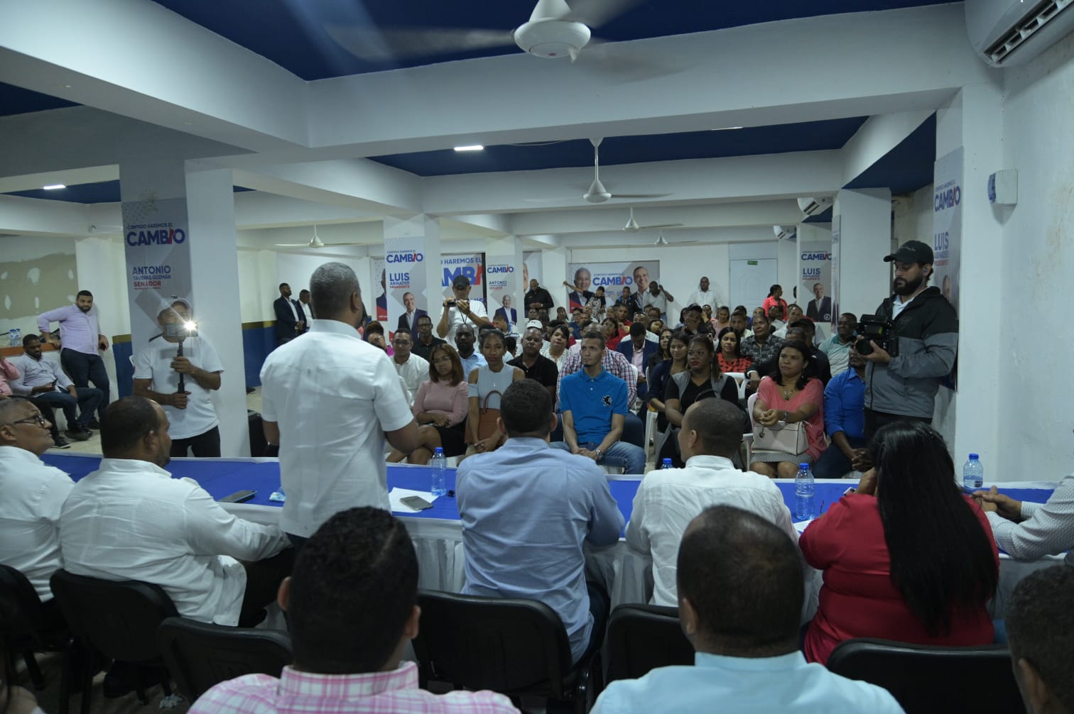 Erick Guzm&aacute;n re&uacute;ne equipo de trabajo y prepara esquema para campa&ntilde;a de su candidatura a presidente del PRM en SDE