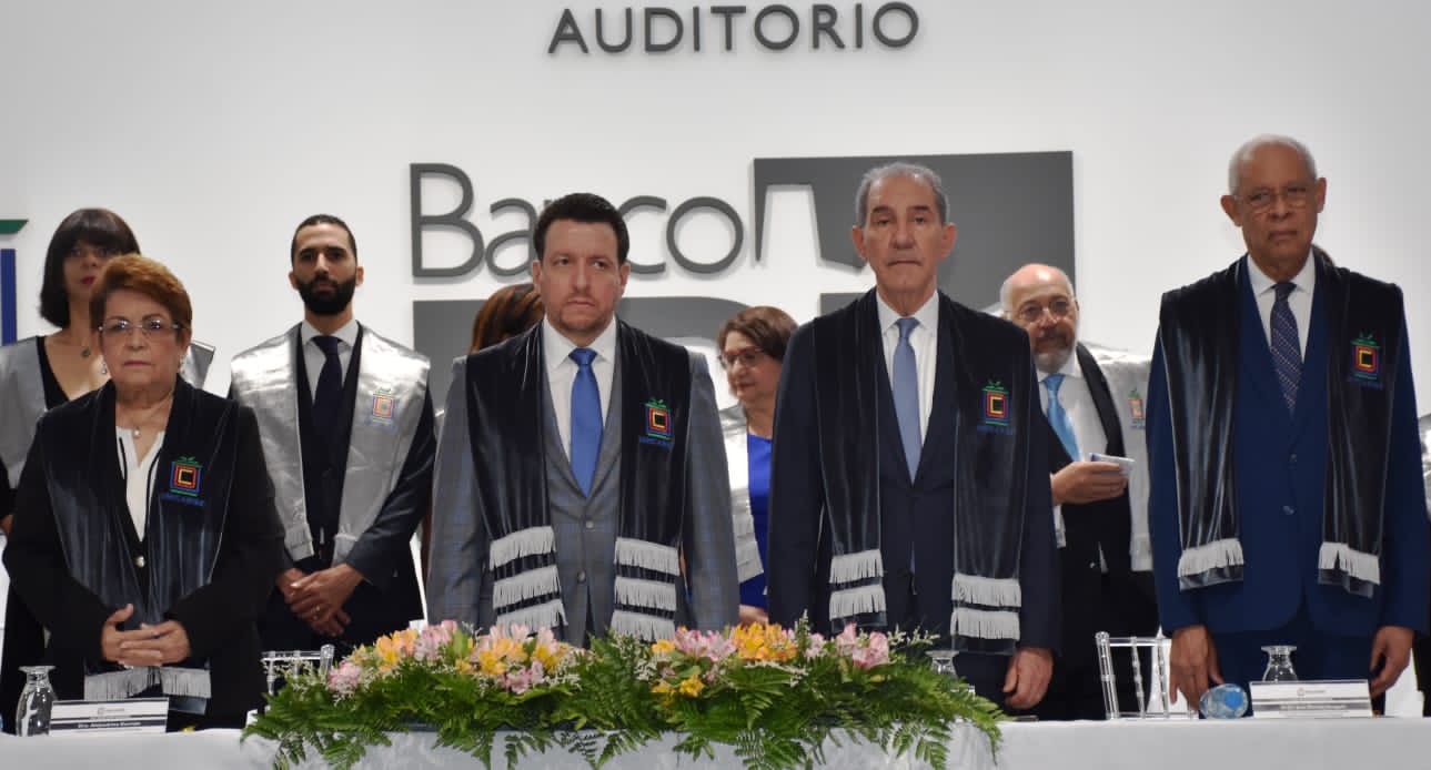 Ministerio de Educaci&oacute;n Superior, Ciencia y Tecnolog&iacute;a (Mescyt) asiste acto de graduaci&oacute;n de Universidad del Caribe (Unicaribe