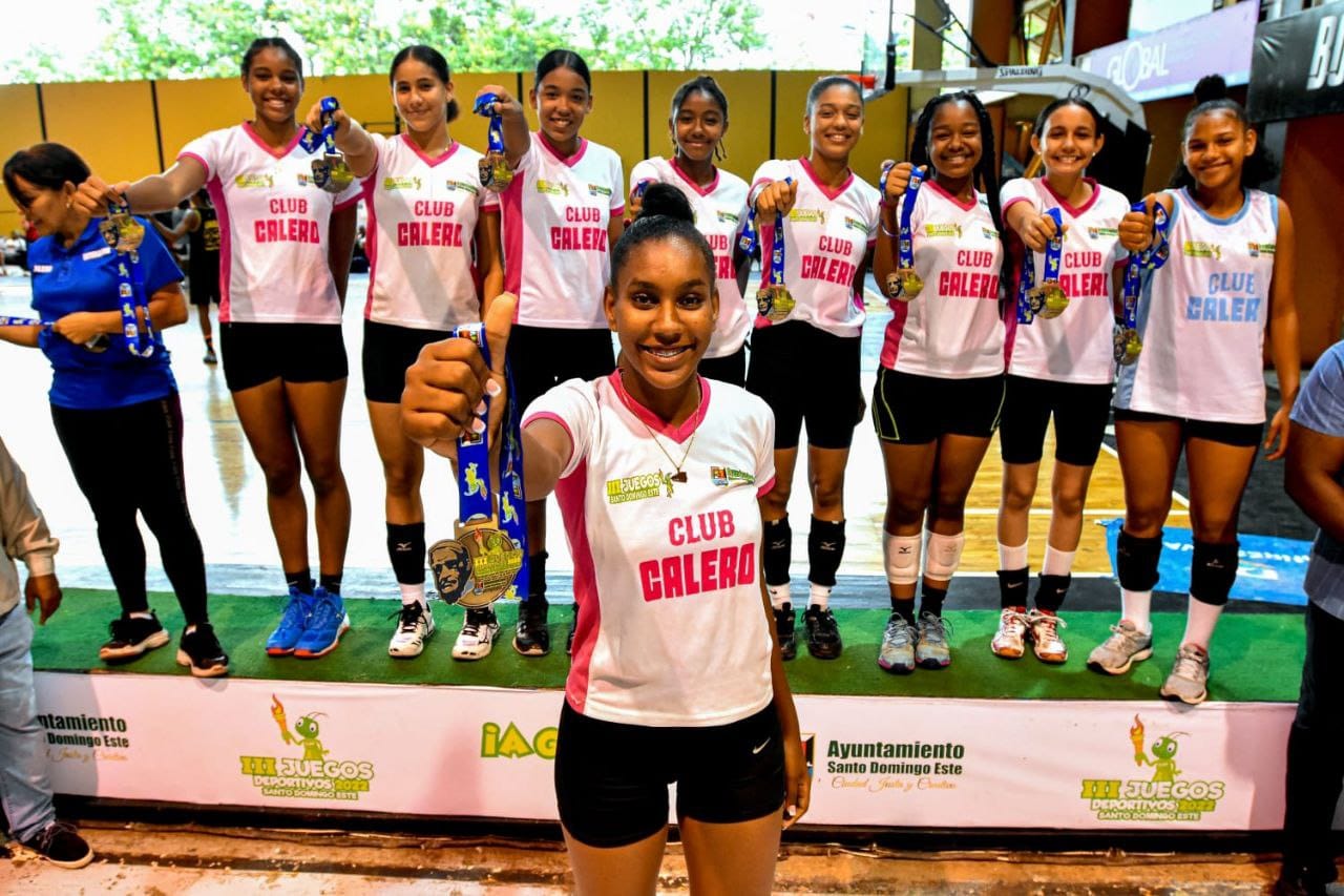Calero gana medalla de oro en voleibol femenino III Juegos Municipales SDE 2022