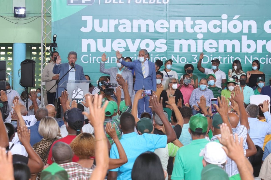 El presidente de la Fuerza del Pueblo, Leonel Fern&aacute;ndez, continuar&aacute; este fin de semana su agenda de juramentaciones de nuevos miembros de la organizaci&oacute;n pol&iacute;tica