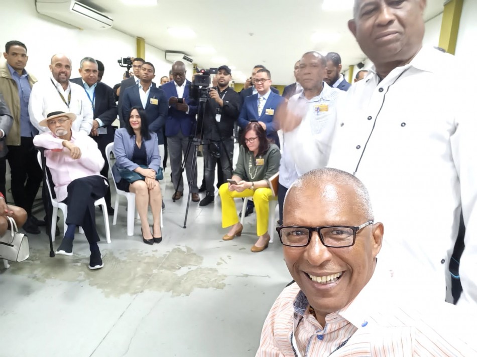 Reunion en las colinas con la dirección de informática, dirección de elecciones y partidos políticos