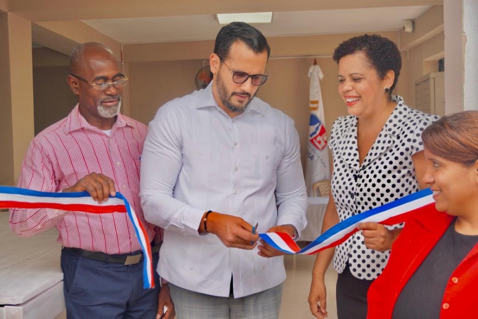 La INAGUJA Y la Fundaci&oacute;n Ministerio Metamorfosis, dejaron inaugurado en el d&iacute;a de hoy un moderno centro de capacitaci&oacute;n textil 