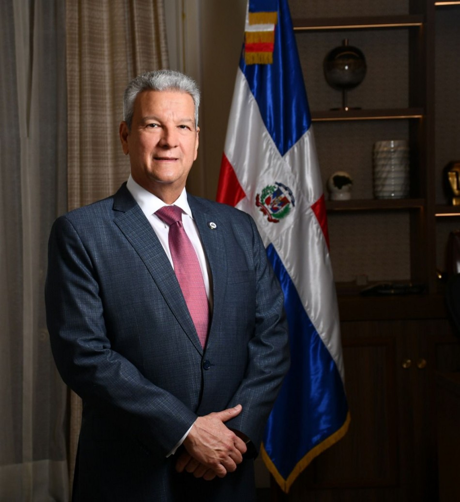 Macarrulla presenta renuncia al cumplirse los dos a&ntilde;os pactados con el presidente Abinader