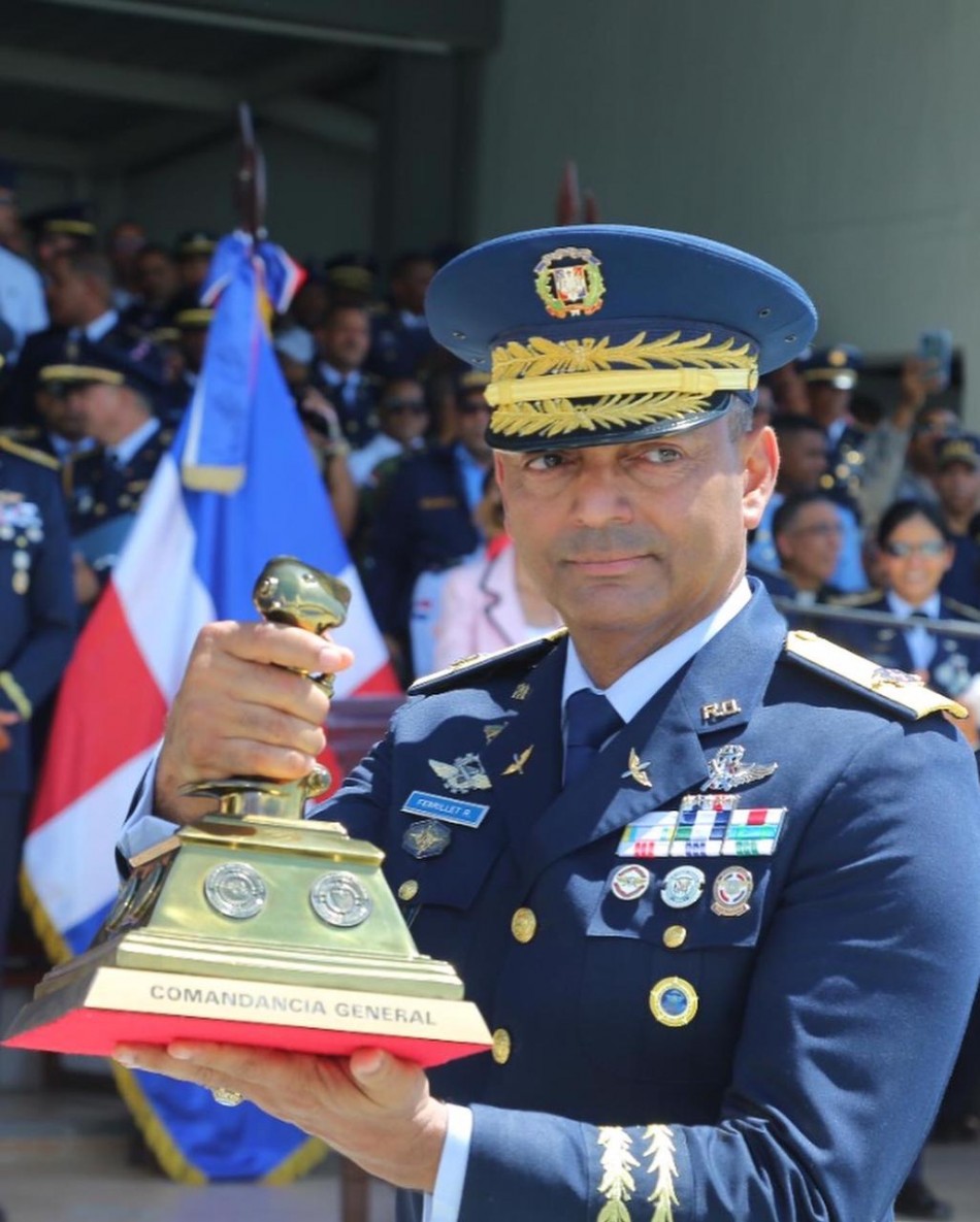 Traspaso de mando en la Fuerza Aérea de República Dominicana