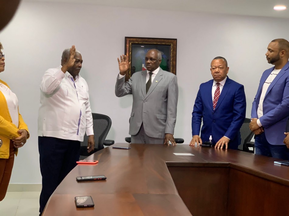 Los munícipes de la provincia Santo Domingo I, manifestaron la grata noticia de la designación y juramentación del profesor José Sánchez como Gerente de la Cooperativa de Maestros de la Zona Oriental