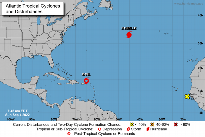 Danielle es de nuevo hurac&aacute;n y Earl moja una zona del Caribe oriental