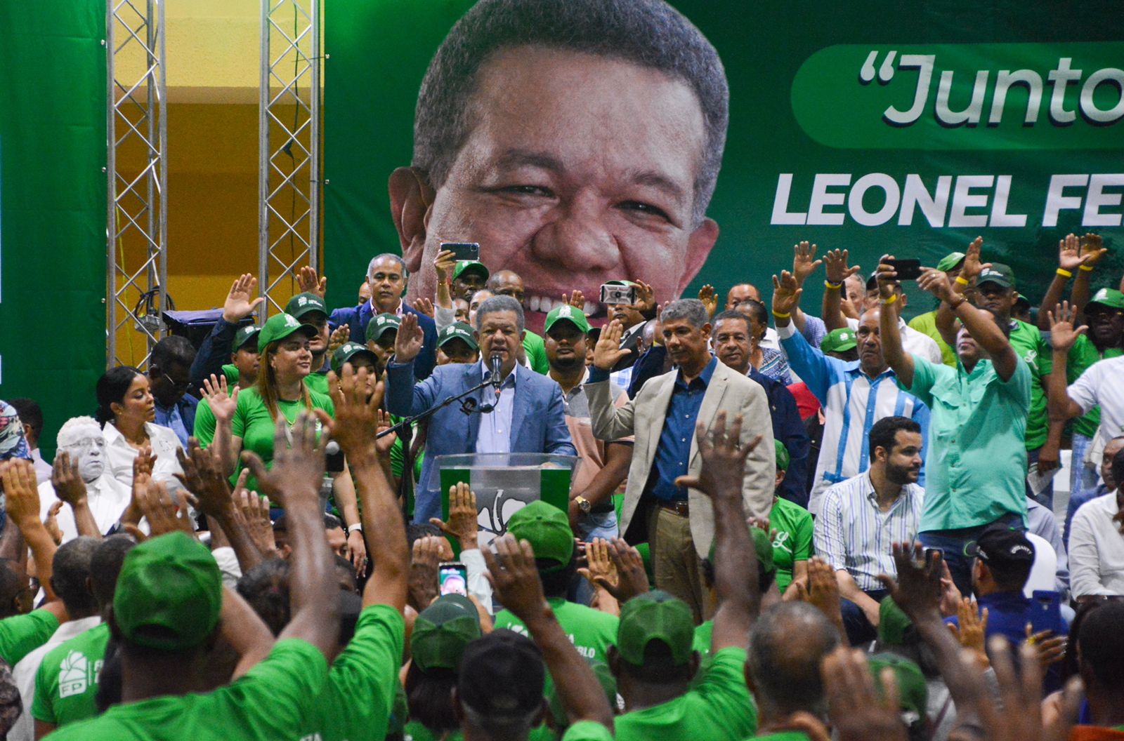 Leonel dice al gobierno que: "Vayan arreglando la maleta que en el 2024, eh pa' fuera que van"