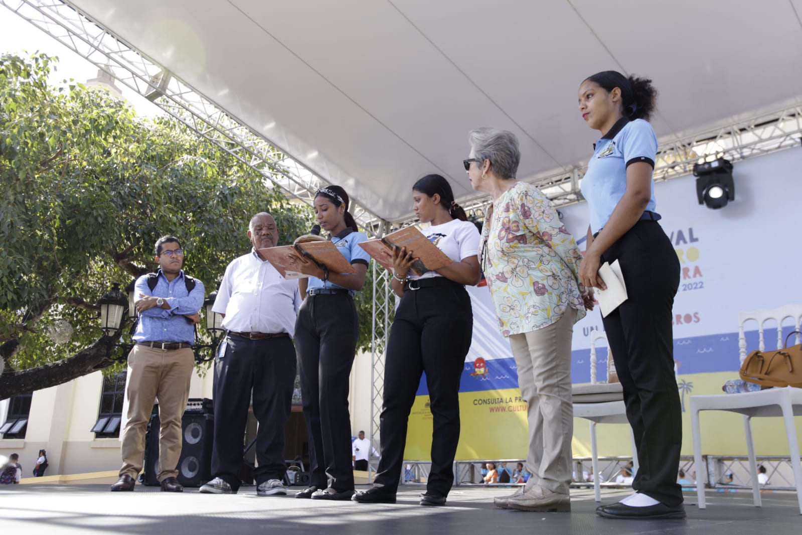 Masiva asistencia de j&oacute;venes al Festival del Libro y la Cultura - Puerto Plata 2022