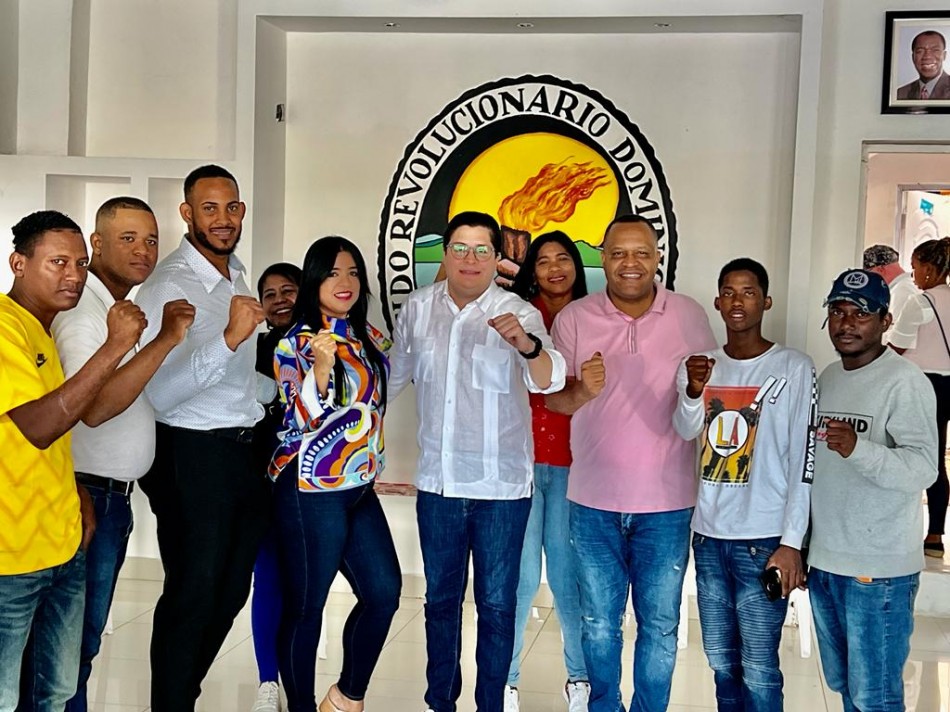 Presidente de la Juventud Revolucionaria juramenta a nuevos miembros del municipio 