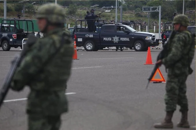 Hallan diez cuerpos en bolsas con restos humanos en el centro de M&eacute;xico