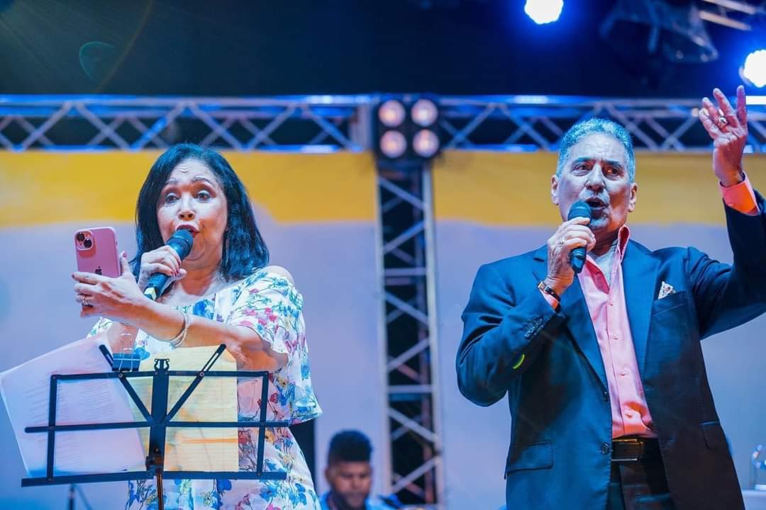 Adalgisa Pantale&oacute;n, Nin&iacute; C&aacute;ffaro y Chiquito Team Band realizan el show art&iacute;stico en fiestas patronales Puerto Plata
