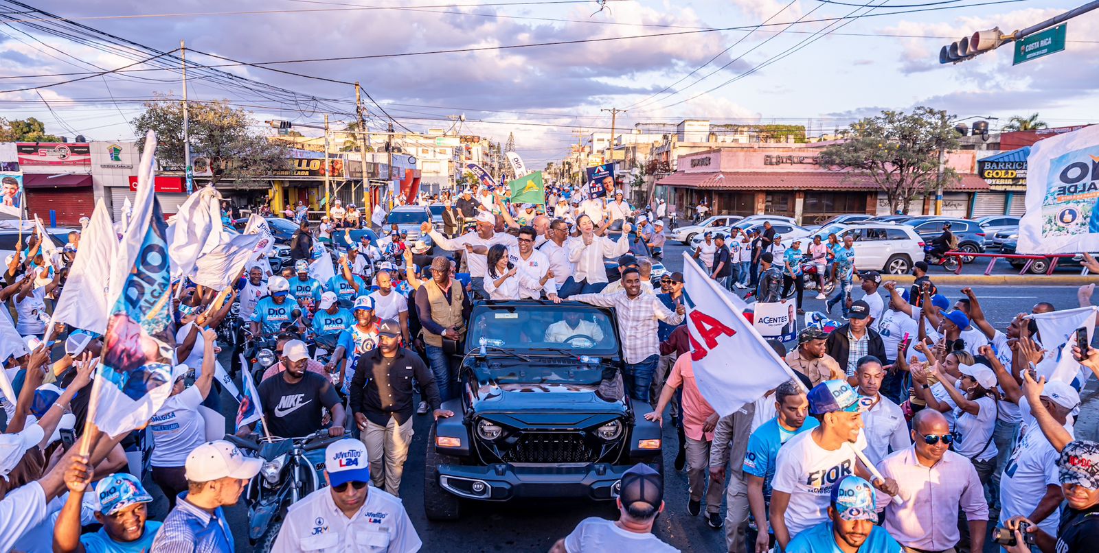 PRM realiza gran cierre de campa&ntilde;a en SDE en apoyo a D&iacute;o Astacio; trayecto dur&oacute; m&aacute;s de 4 horas