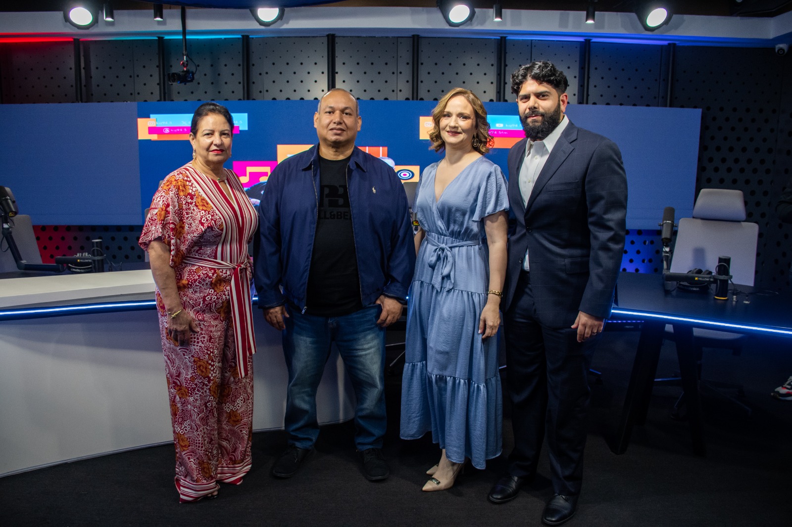 La emisora KQ 94.5 presenta la renovaci&oacute;n de su cabina