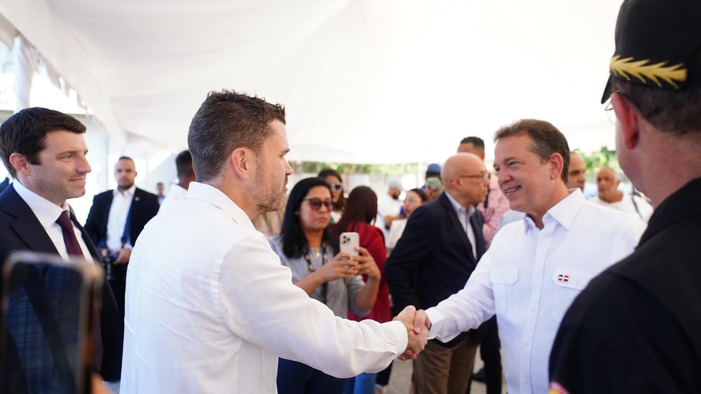 Embajada de Estados Unidos felicita al MICM por sus esfuerzos para implementar y fortalecer la Ley que regula el Comercio Il&iacute;cito