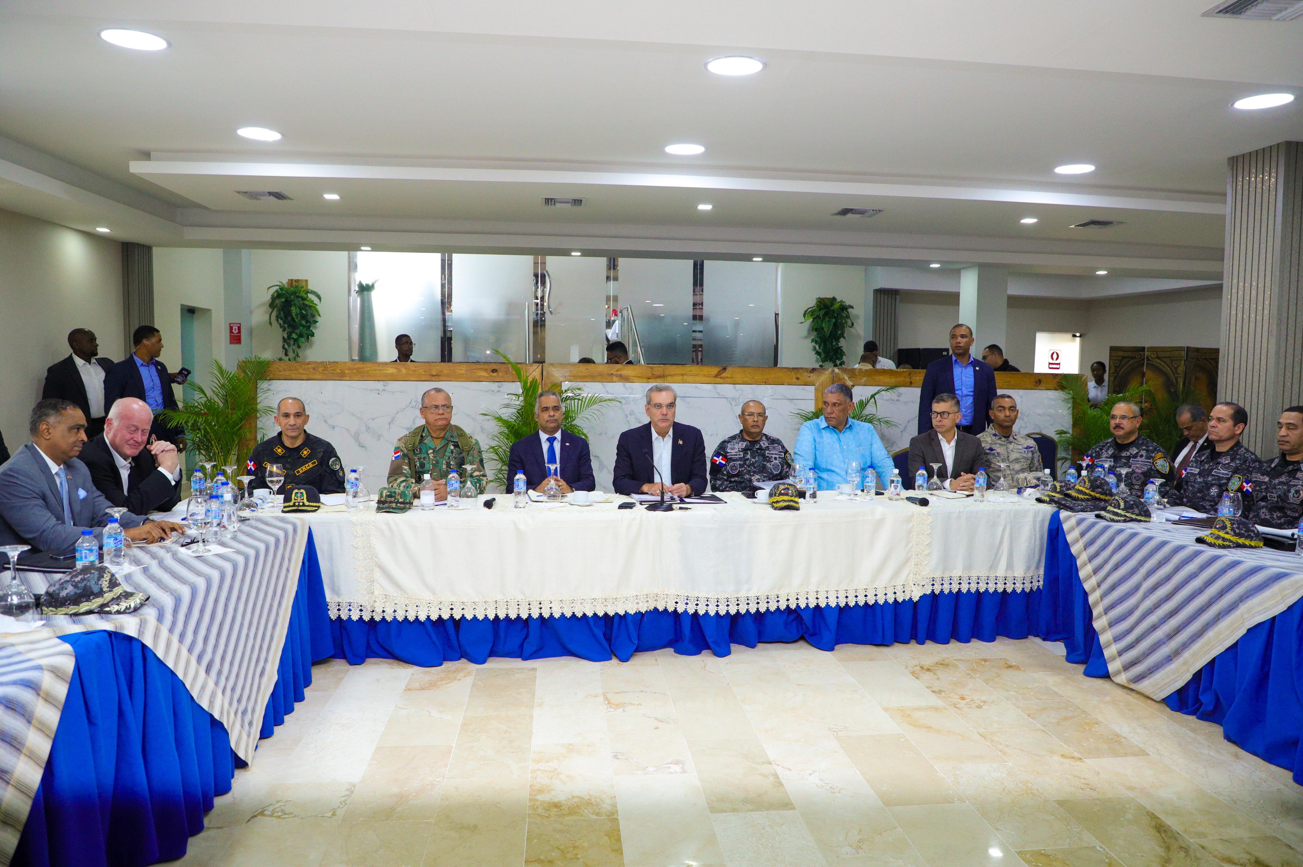 Presidente Abinader encabeza reuni&oacute;n de seguimiento al Plan de Seguridad Ciudadana