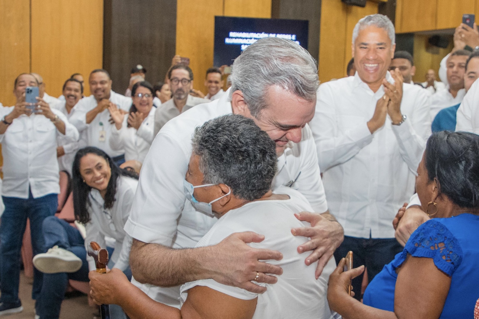 Presidente Abinader inaugurar&aacute; 8 obras, entregar&aacute; 800 t&iacute;tulos de propiedad y nuevos apartamentos este fin de semana
