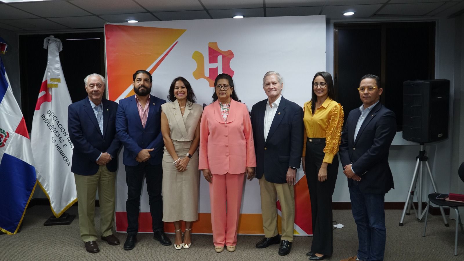Cristina Lizardo comprometida con el desarrollo del sector productivo en la pronvinca Santo Domingo