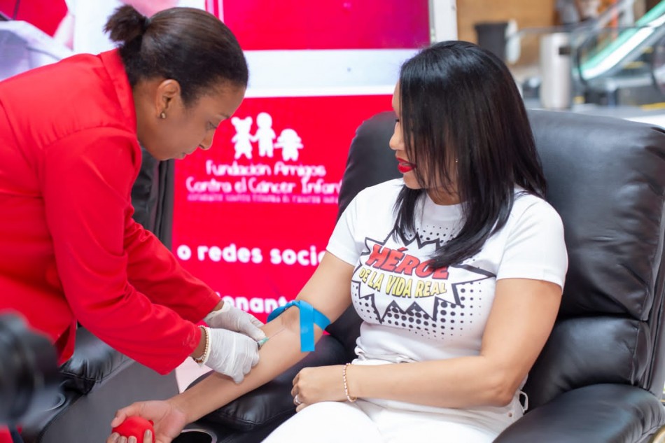 Red de Donantes de Sangre invita a convertirse en super h&eacute;roe donando sangre