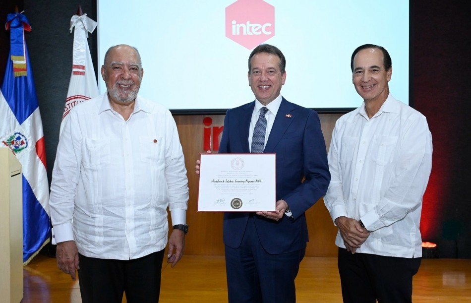 INTEC reconoce al Ministerio de Industria, Comercio y Mipymes por su contribuci&oacute;n al desarrollo