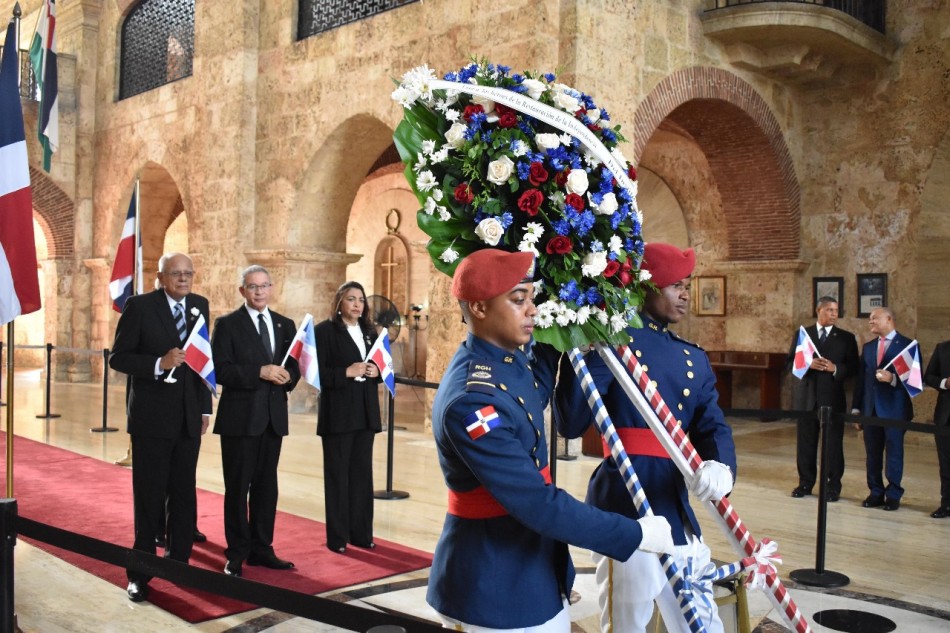 Duartianos exigen retiro de restos de Pedro Santana del Pante&oacute;n Nacional