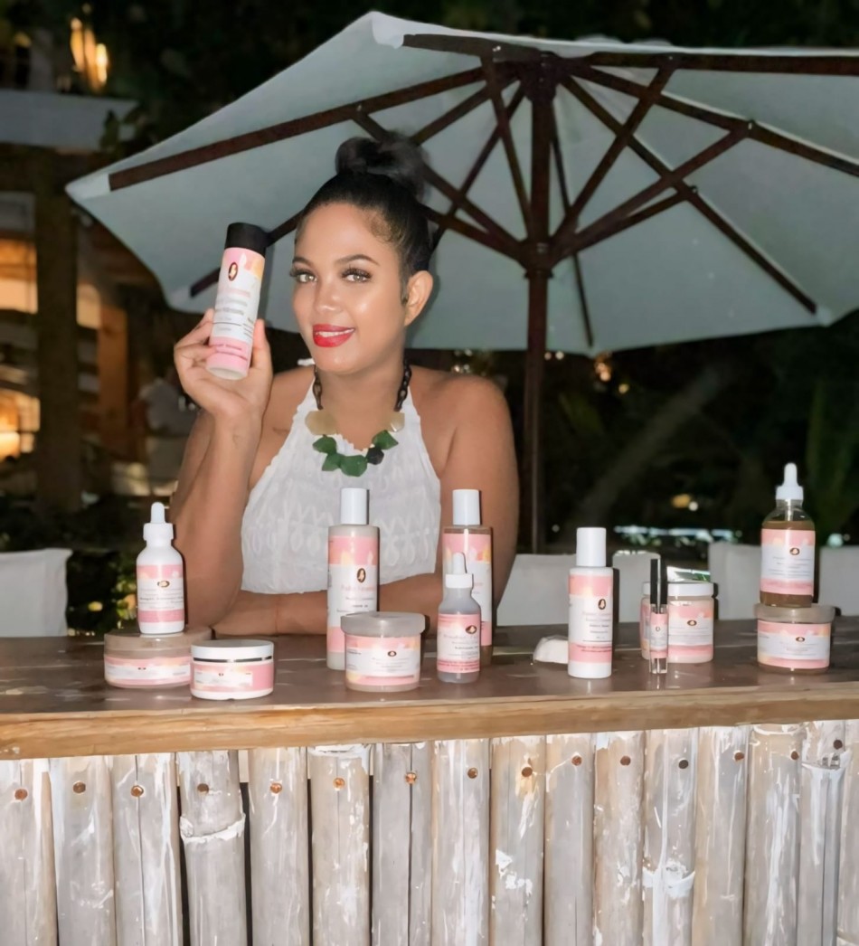 Penélope Guzmán lanza línea de cosméticos *Poder Femenino Beauty Cosmetics