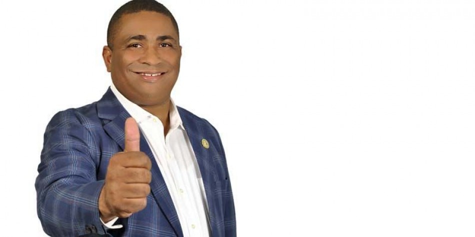 Vladimir Henriquez encuentra el comunicado del dirigente Arturo Qui&ntilde;ones sobre las siglas corriente institucional de l&iacute;deres