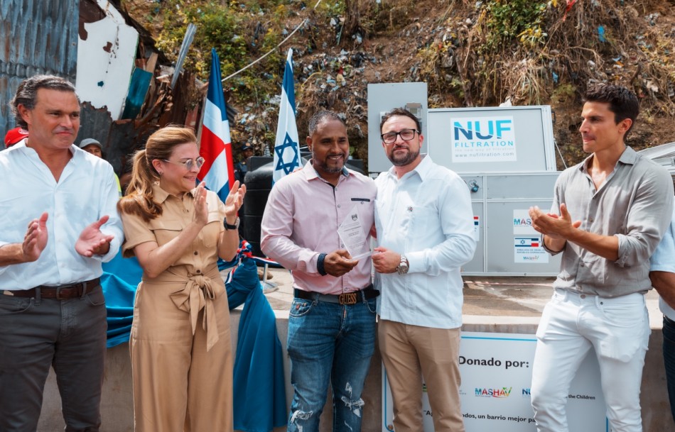 Embajada de Israel dona equipo de purificaci&oacute;n de agua a comunidad T&uacute;nel de Capotillo