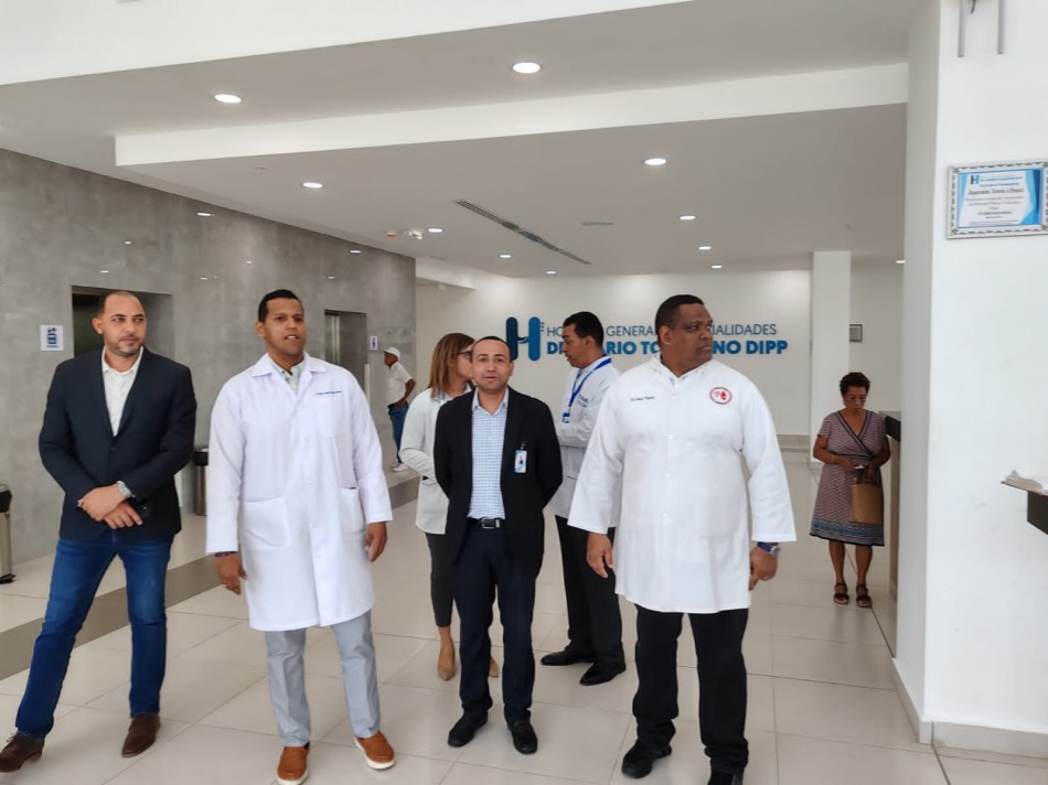 Nuevo Director del Hospital Mario Tolentino Dipp realiza Recorrido por diferentes Areas de la Instituci&oacute;n