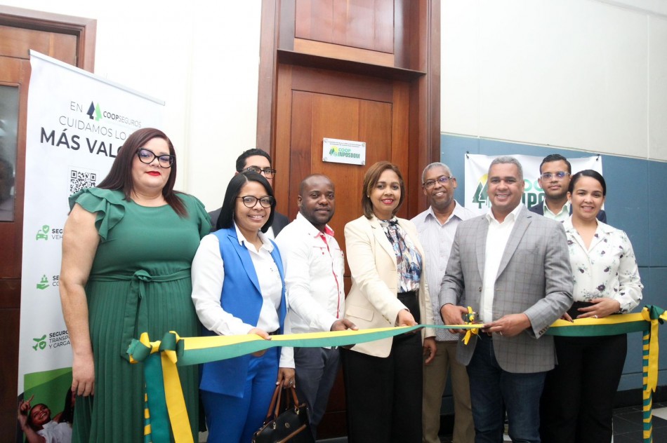 COOPINPOSDOM primera Cooperativa que se apertura en el INPOSDOM