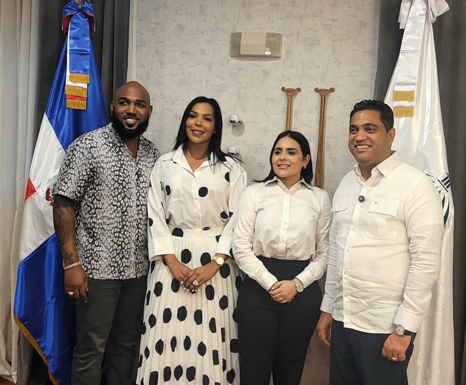 Marcell Ozuna, Kelvin Cruz y Karilyn Chabebe unen fuerzas para proyectos deportivos