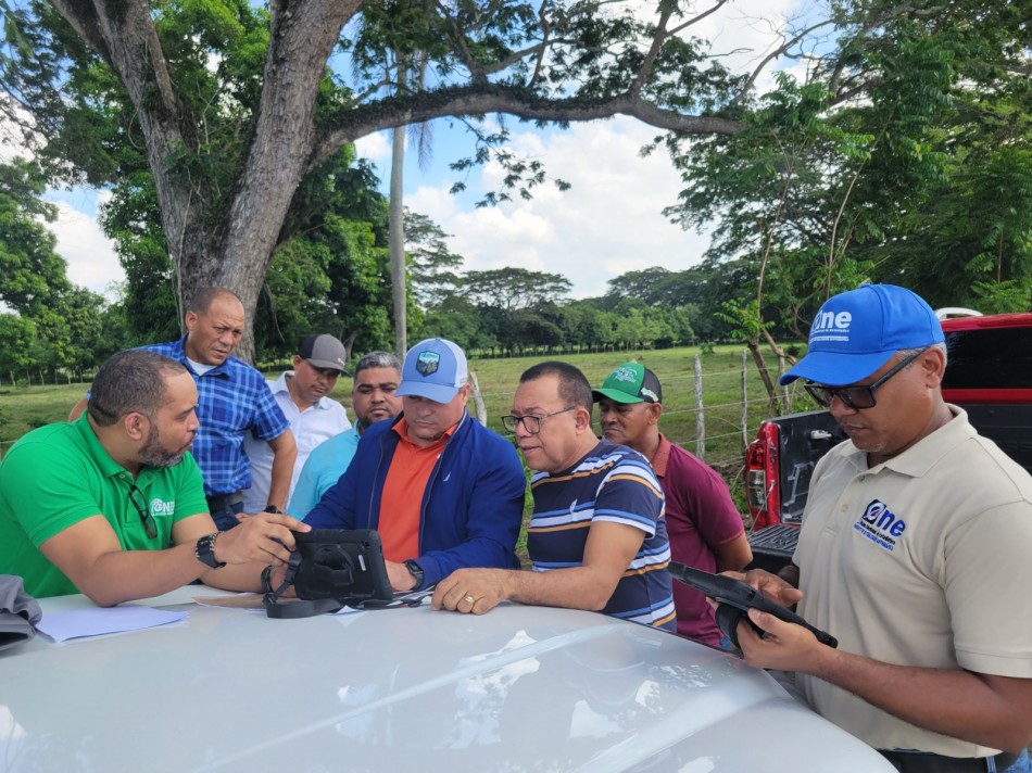 IGN-JJHM realiza descenso para verificar l&iacute;mites territoriales en el distrito municipal Presidente Don Antonio Guzm&aacute;n Fern&aacute;ndez