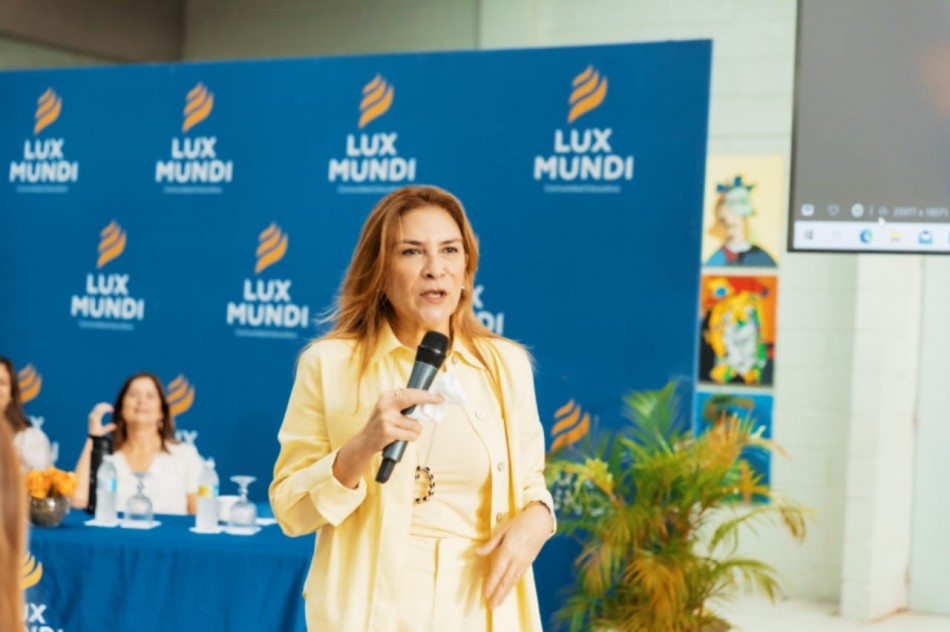 Alcaldesa Carolina Mejía continúa llevando charlas sobre responsabilidad ciudadana a centros educativos