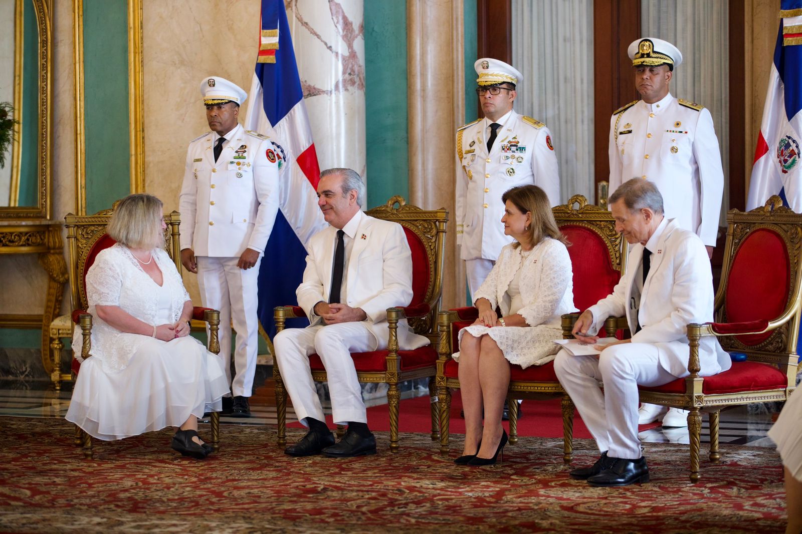 Presidente Abinader recibe cartas credenciales de siete nuevos embajadores