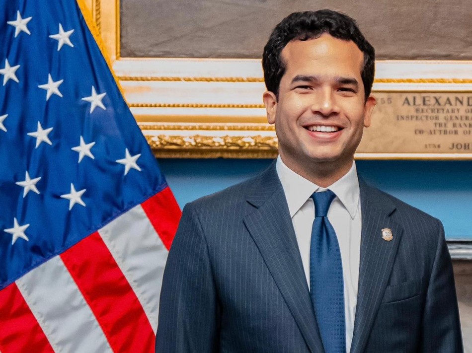 Omar Fern&aacute;ndez asistir&aacute; a toma de posesi&oacute;n de Donald Trump