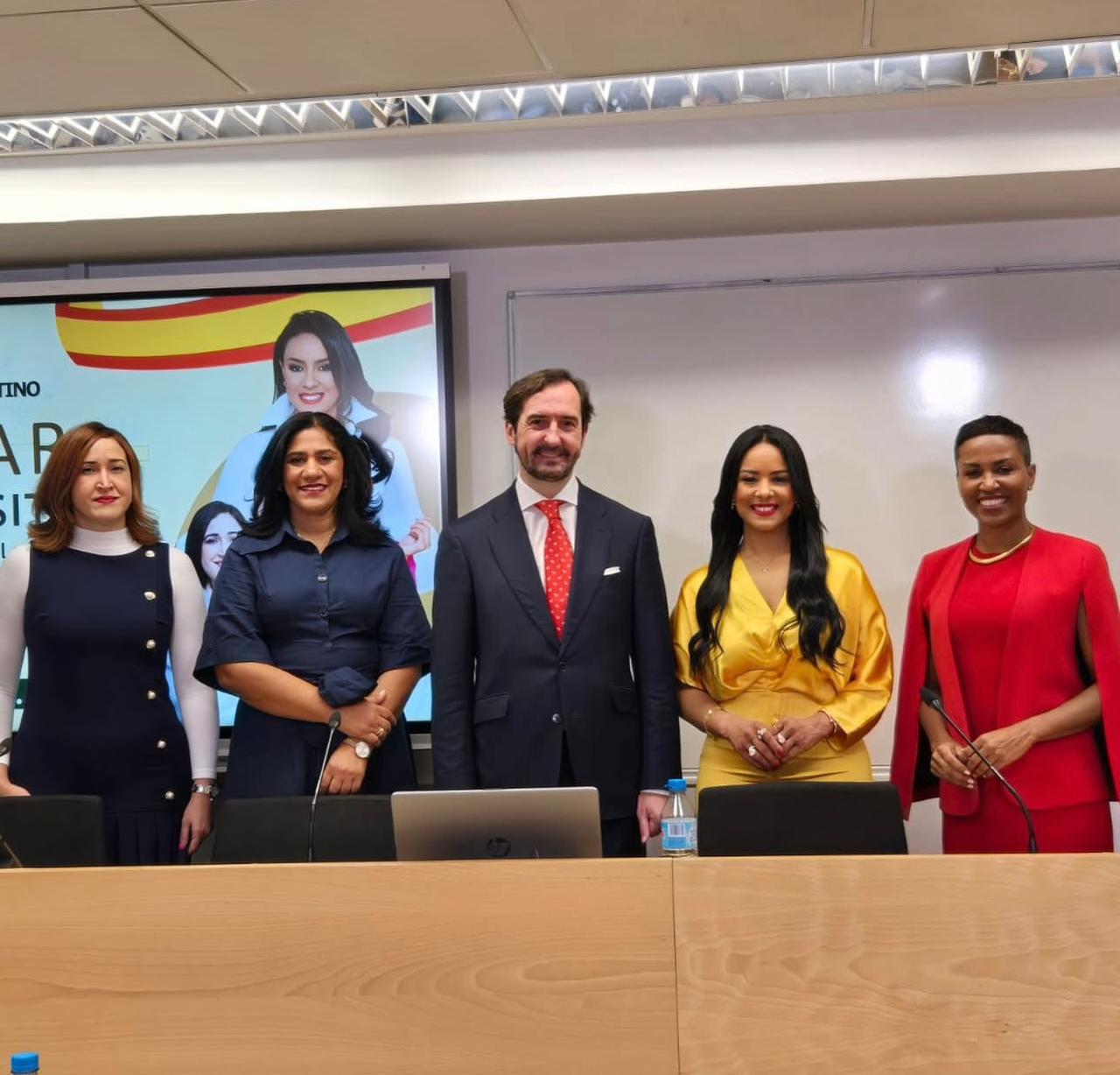 Yudith F&eacute;liz imparte conversatorio "Emigrar con prop&oacute;sito", dirigido a dominicanos en Madrid