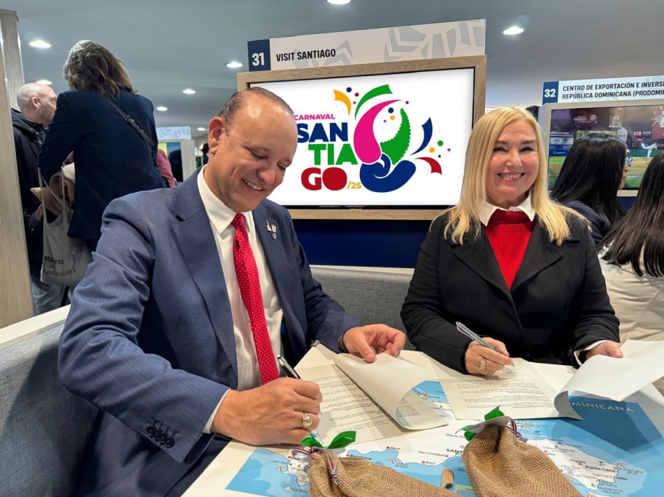 Alcald&iacute;a de Santiago y tours operadores firman acuerdo en FITUR para llevar turistas al Carnaval de Santiago