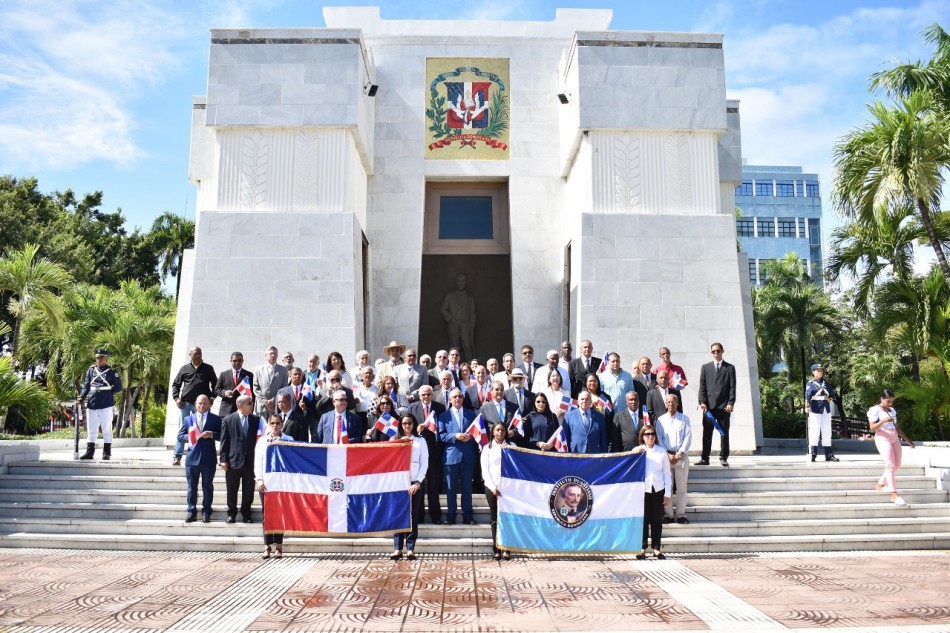 Instituto Duartiano celebr&oacute; hoy el 212 aniversario del natalicio del patricio