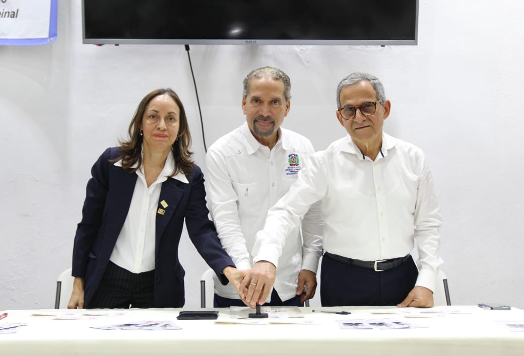 INPOSDOM y CPEP ponen en circulaci&oacute;n Emisi&oacute;n Postal en honor al Himno Nacional Dominicano