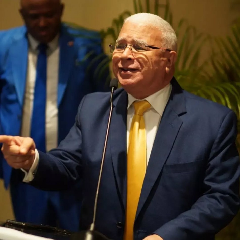 Hern&aacute;ndez Alberto respalda decreto contra la corrupci&oacute;n