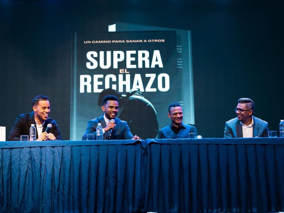 David Lewis, integrante de la agrupaci&oacute;n musical Grupo Grace lanza su primer libro titulado &ldquo;Supera el rechazo&rdquo;