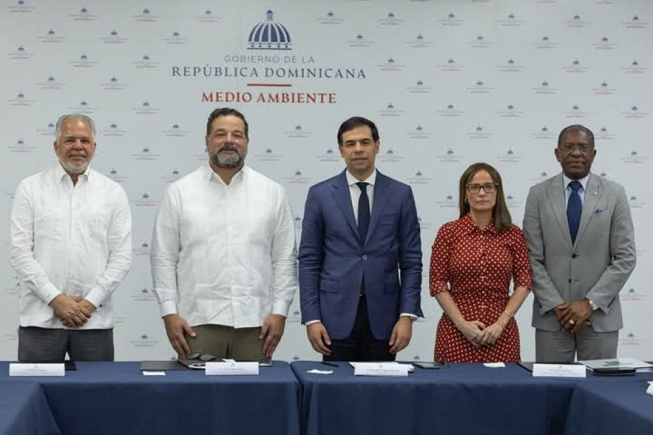 Administrador EGEHID participa de primera reuni&oacute;n para coordinar intervenci&oacute;n en Cuevas de El Pomier